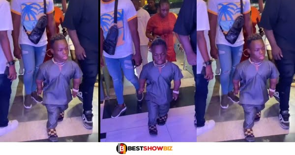 See how Africa Richest Midget Shatta Bandle Arrived with 2 bodyguards at Hajia4Real's Birthday Party (video)