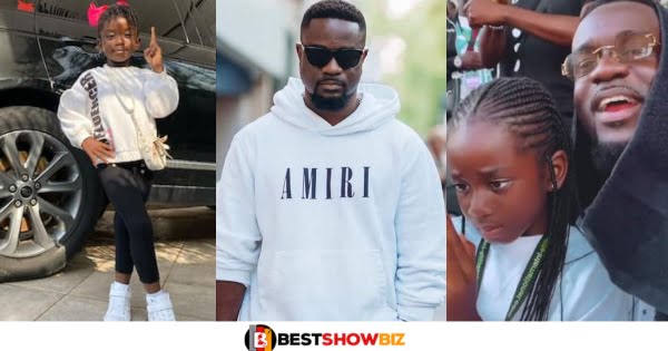 Sarkodie's Daughter Turns Stylist and Offers Him A Nice Fashion Tip In A New Video