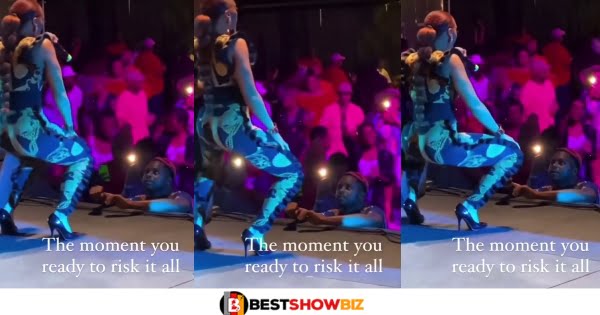 Watch How This Guy Was Recorded Looking At A Female Singer Tw3rking On Stage