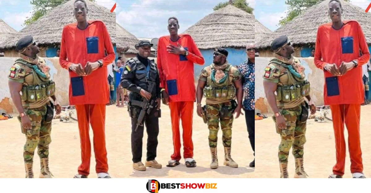 Giant Officers Left Speechless After Meeting The Tallest Man In Ghana Photos