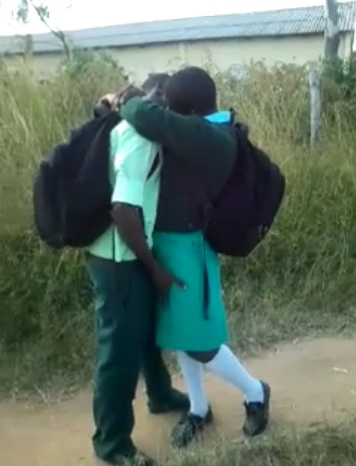 Students captured ‘doing it’ by the roadside after fleeing from classes (Pictures)
