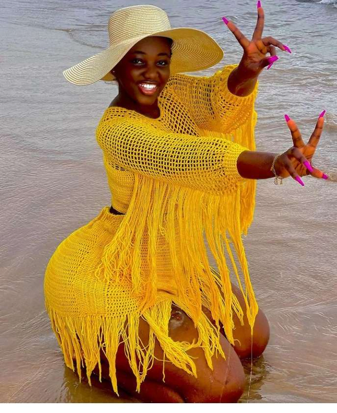 Beautiful Ghanaian Police woman, Ama Serwaa, thrill social media with new and hot photos.