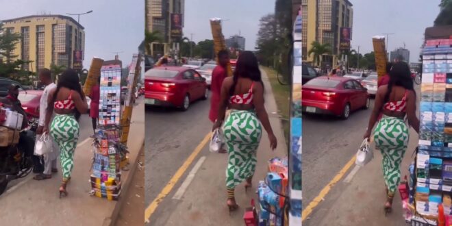 Lady With Big Nyᾶsh Get People Watching Her In The Street - Video