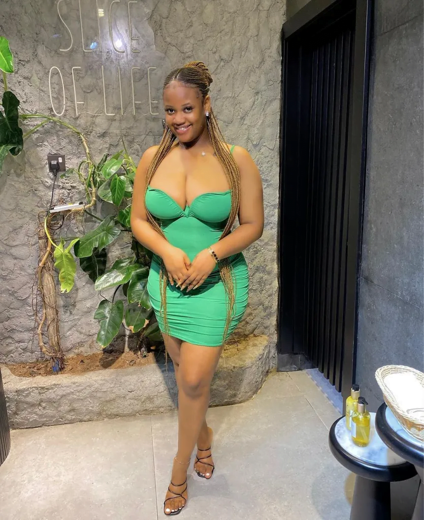 IG model Misswandoxa tensions social media with h()t photos of herself (see pictures)