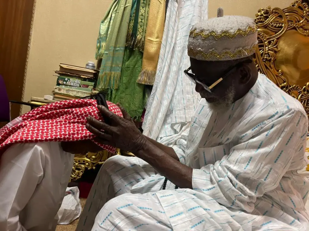 Yaw Dabo spotted taking blessings from chief Imam (see photos)