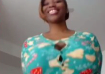 Slay queen shows her big 'tonga' as she wishes netizens a merry Christmas (Watch video)