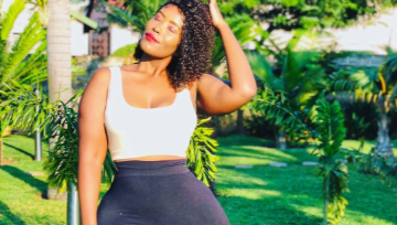 Lady Stirs Online As She Claps With Her Big 'bortoz' - Video