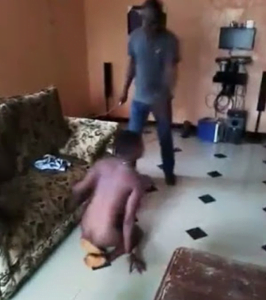 Father Catches his secondary school Daughter Having S3x With her colleague in his house