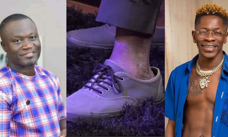 Shatta Wale teases Ola Michael over his trending shoe on United Showbiz