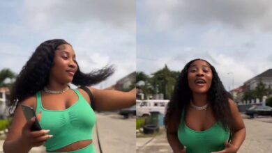 Beautiful Lady In Green Pᾶnts Stirs The Street With Tw3rking As She Walks With A Bluetooth Speaker - Video