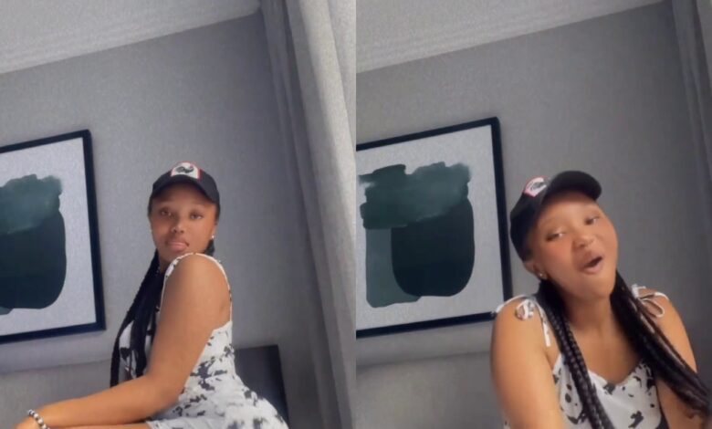 Pᾶntless Slay Queen Flashes Her 'Punani' While Tw3rking In A Short Dress In Her Bedroom - Video