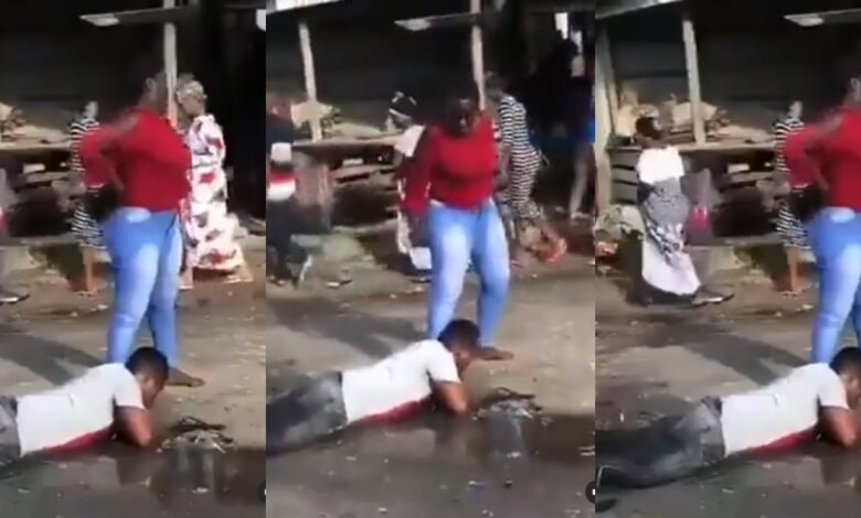 SHOCKING : A Woman Drags Her Husband On The Ground As The Man Pleads With Tthe Woman Not To Leave Her