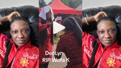 An Ashanti Woman Rains Praises On Dееlyn In A Song As He Also Sprays Her With Money At A Funeral