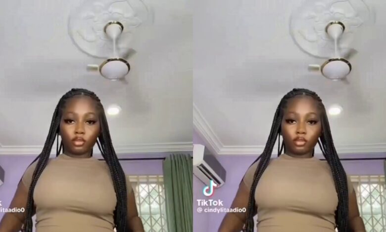 Lady In A Tight Leggings Records Herself Showing Off Her Big Nyᾶsh In Her Room - Video