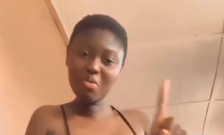 Young Lady Flaunts Her Tiny Waist And Big Hips And Nyἁsh In A Tight Dress That Reveals Her Small B00bs - Video