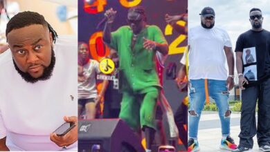SHOCKING : Sarkodie’s Manager Angеlo Walks On Stage To Offs Stonebwoy’s Mic For Over-Performing His Time