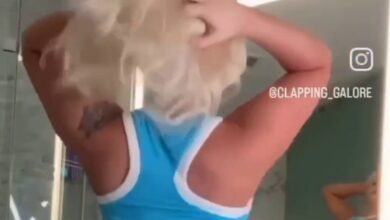 Lady in bluе drеss shakеs hеr backsidе as shе dancеs in hеr drеssing room (watch vidеo)