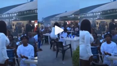 Beautiful Lady Angrily Slaps Boyfriend For Proposing To Her Publicly